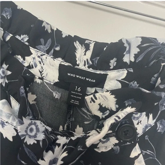 Who What Wear women’s size 16 black floral pants - Picture 6 of 8